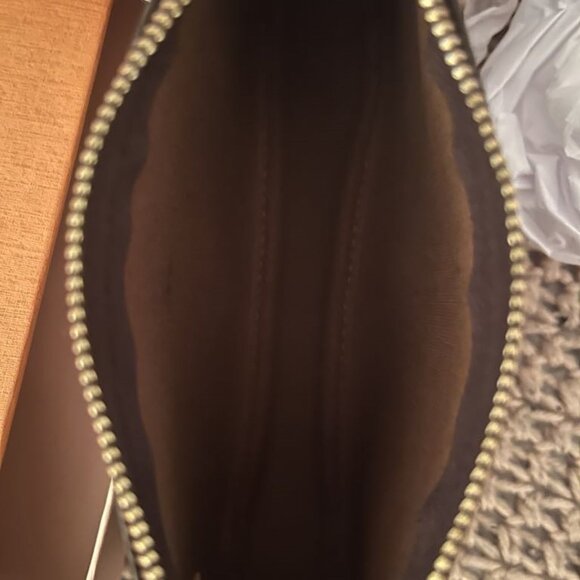 Louis Vuitton Mini Pochette Monogram - Picture 5 of 10